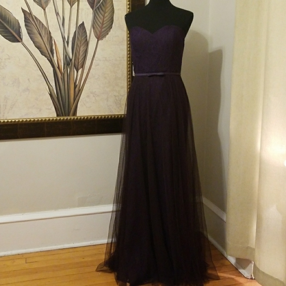 Absolutely beautiful  gown!!